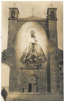 Portada de la Iglesia Parroquial de la Virgen de los Milagros
