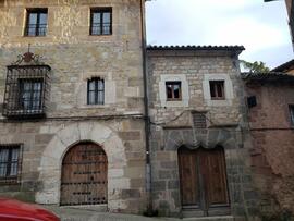 Arco conopial del Palacio de los Condes de Villarrea de Ágreda trasladado a Sigüenza